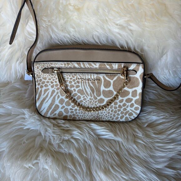 Michael Kors Jet Set East West Chain Crossbody bag in a camel giraffe print NEW - Picture 1 of 10